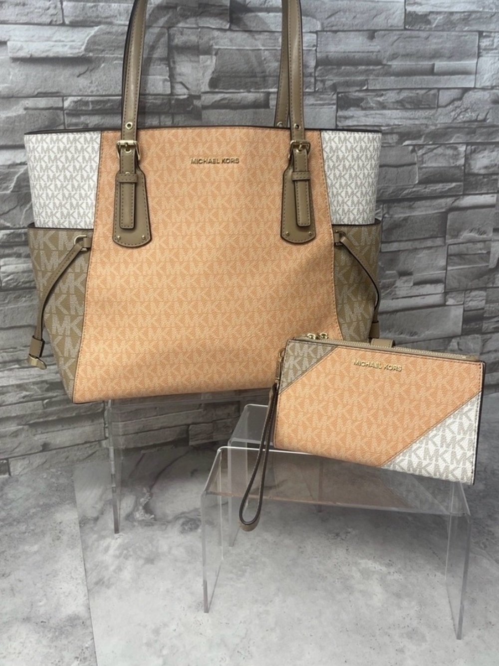 Michael Kors Voyager Orange, White & Tan Signature Colorblock Tote & Wallet Set